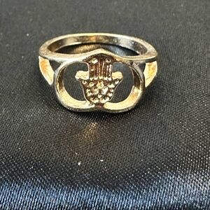 Elegant Gold-Toned Women's Ring